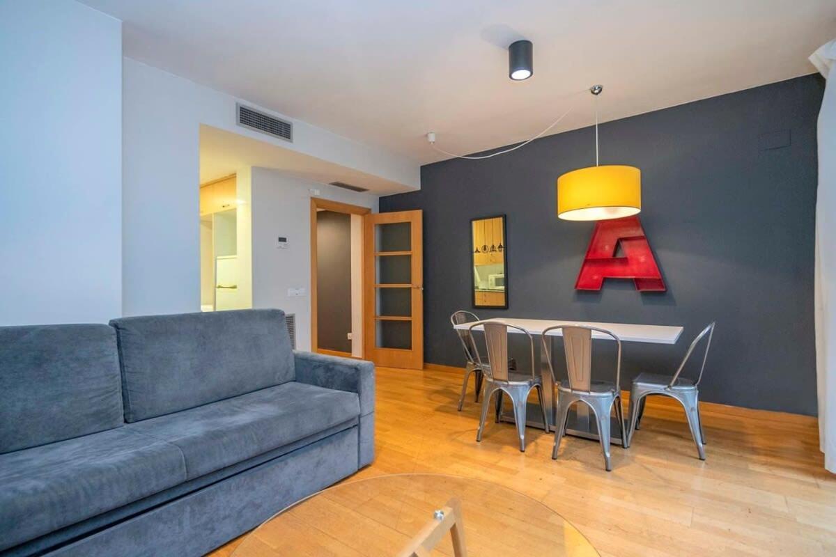 2 Bedroom Duplex With Balcony 4-3 *