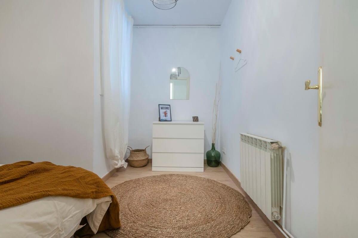 Elegant 4 Bedrooms 3 Bathrooms Catalan Apartment