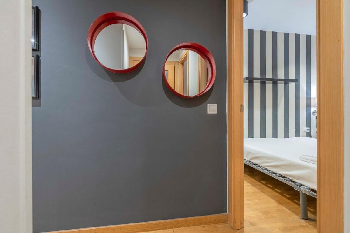 2 Bedroom With Balcony In Eixample 3-2 *