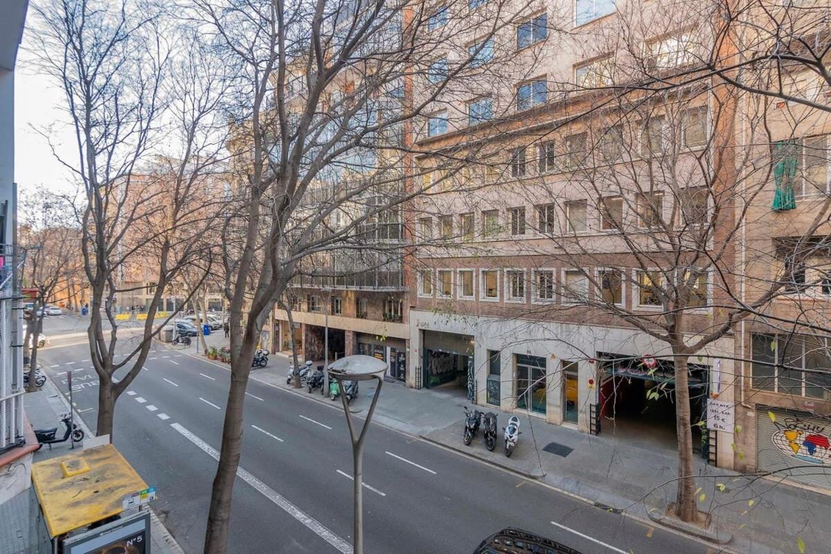 Modern And Bright In Eixample 1-3 Apartment *