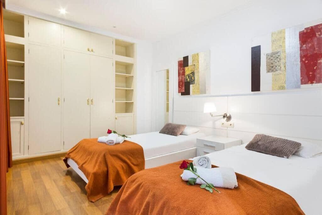 Apartamento And Elegant 4 Bedroom By Placa Catalunya