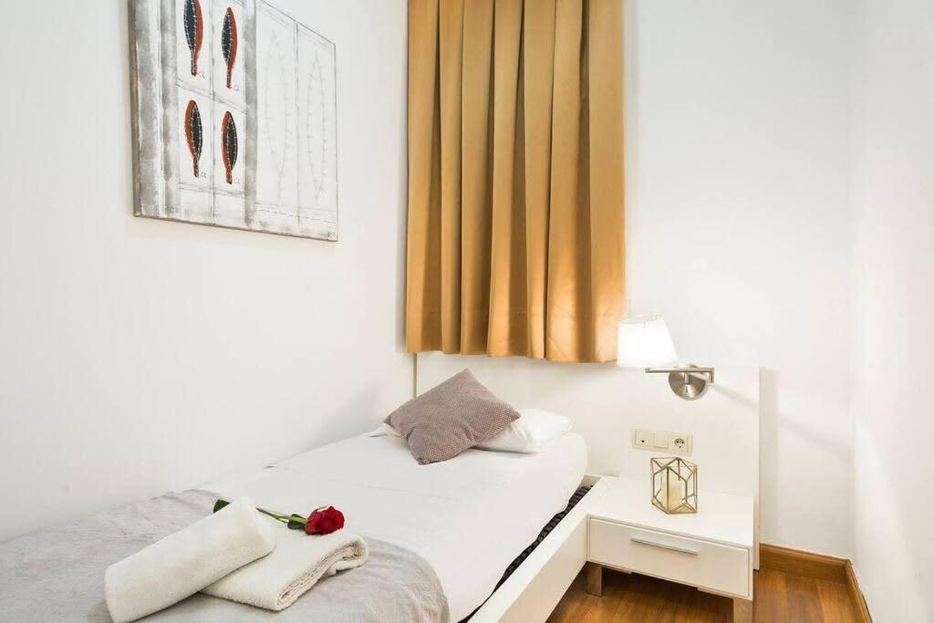 And Elegant 4 Bedroom By Placa Catalunya Apartamento