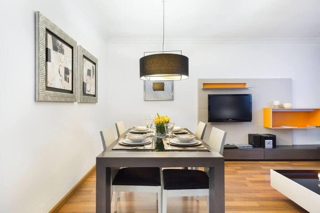 Apartamento And Elegant 4 Bedroom By Placa Catalunya Barcelona
