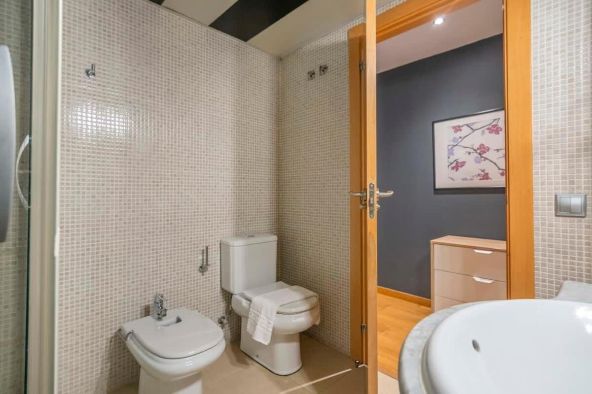 2 Bedroom Duplex With Balcony 4-3 *