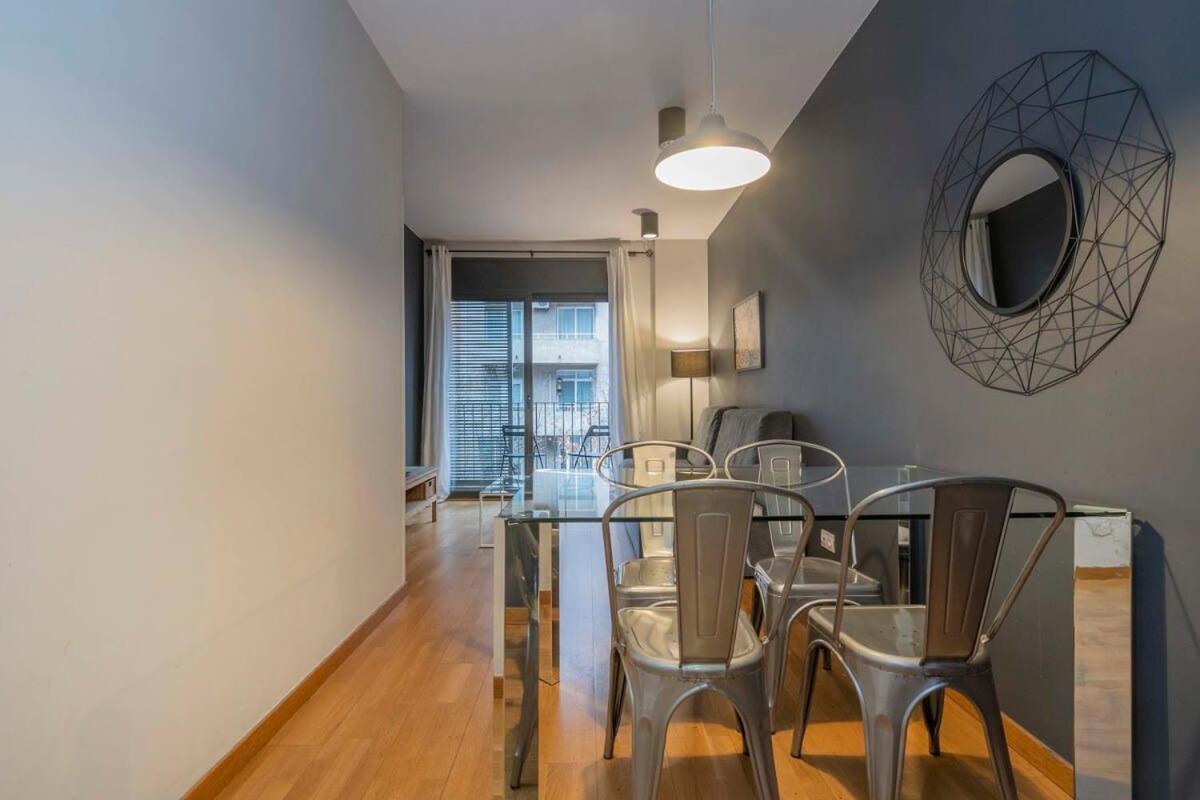 2 Bedroom With Balcony In Eixample 3-2 Apartamento *