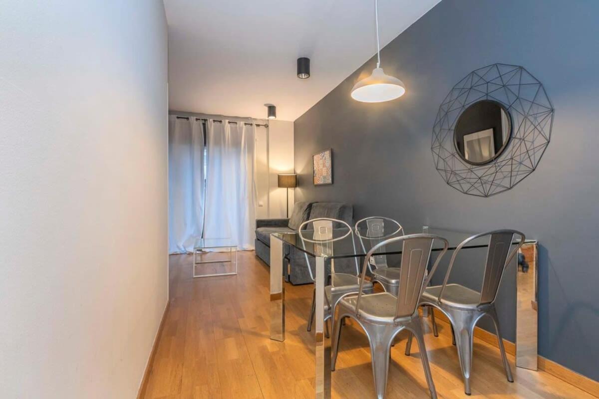 Apartamento 2 Bedroom With Balcony In Eixample 3-2