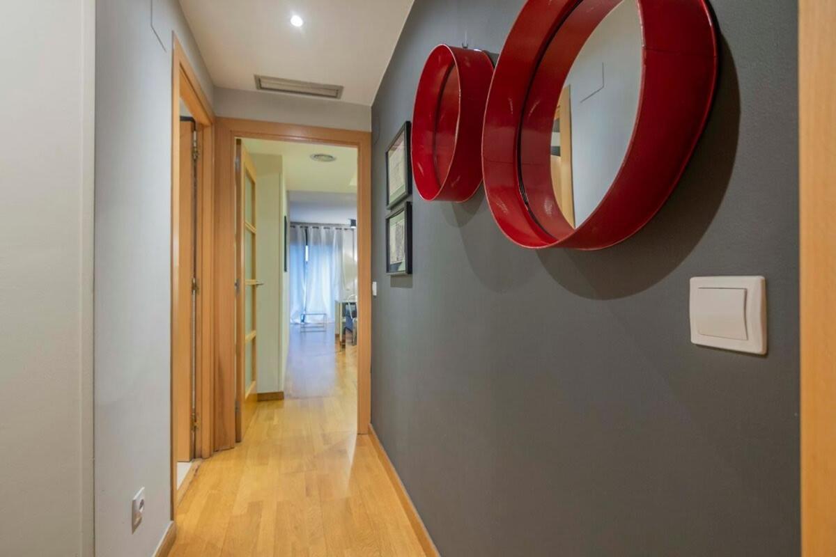 2 Bedroom With Balcony In Eixample 3-2 Apartamento