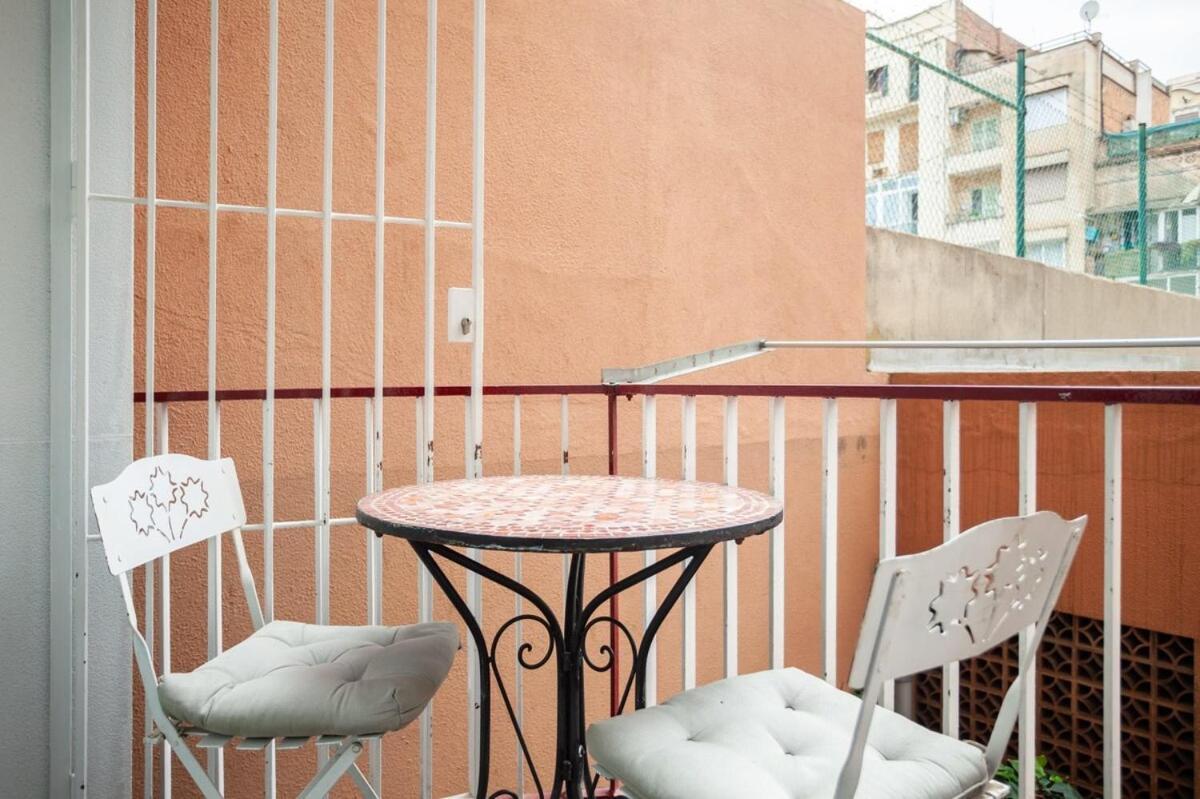 Next To Sagrada Familia 4-bedroom Apartamento