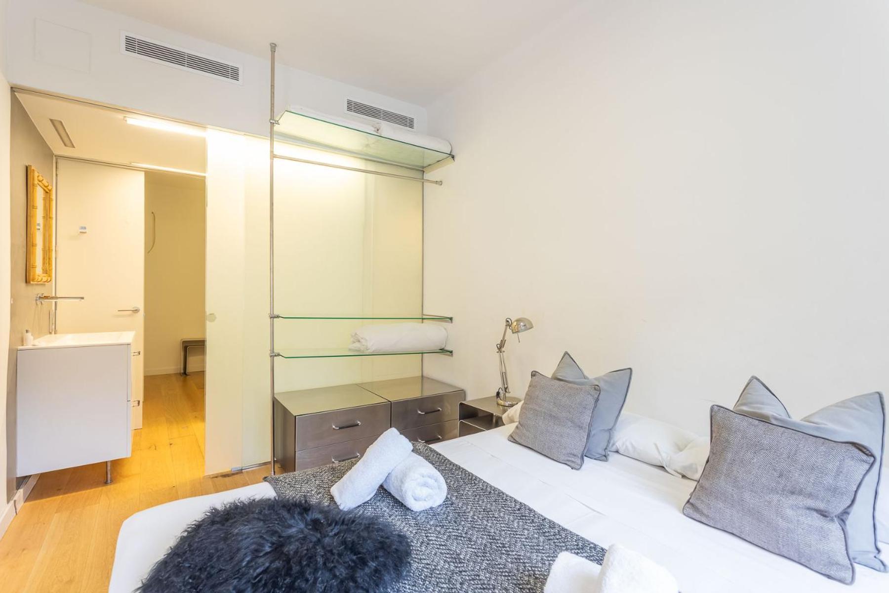 My Space - 2 Bedroom In Uptown Apartment *