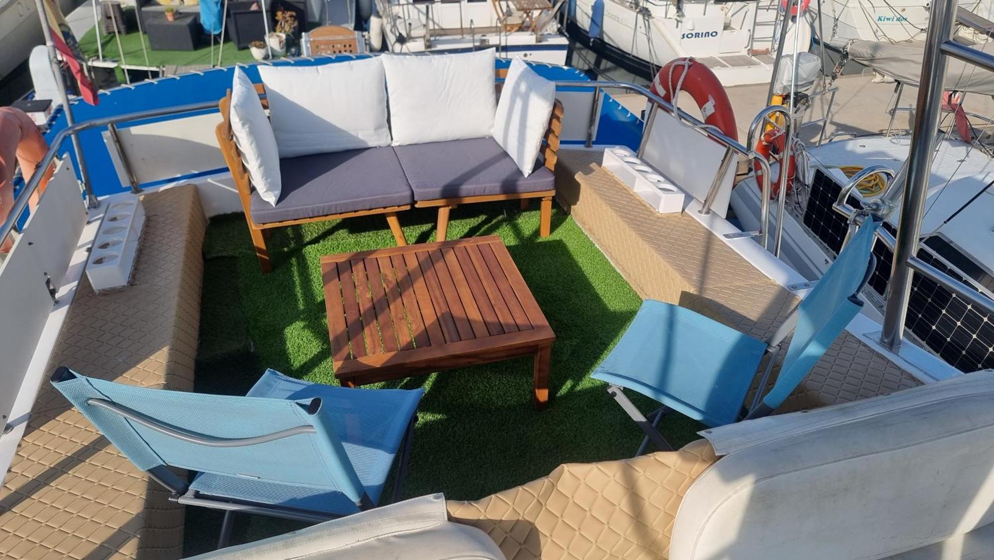 Beautiful And Comfy Boat In With Boat Tour Option *