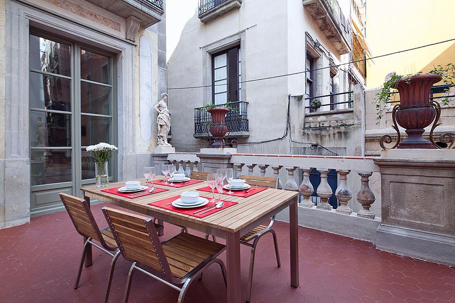 Ola Living Portaferrissa Apartment