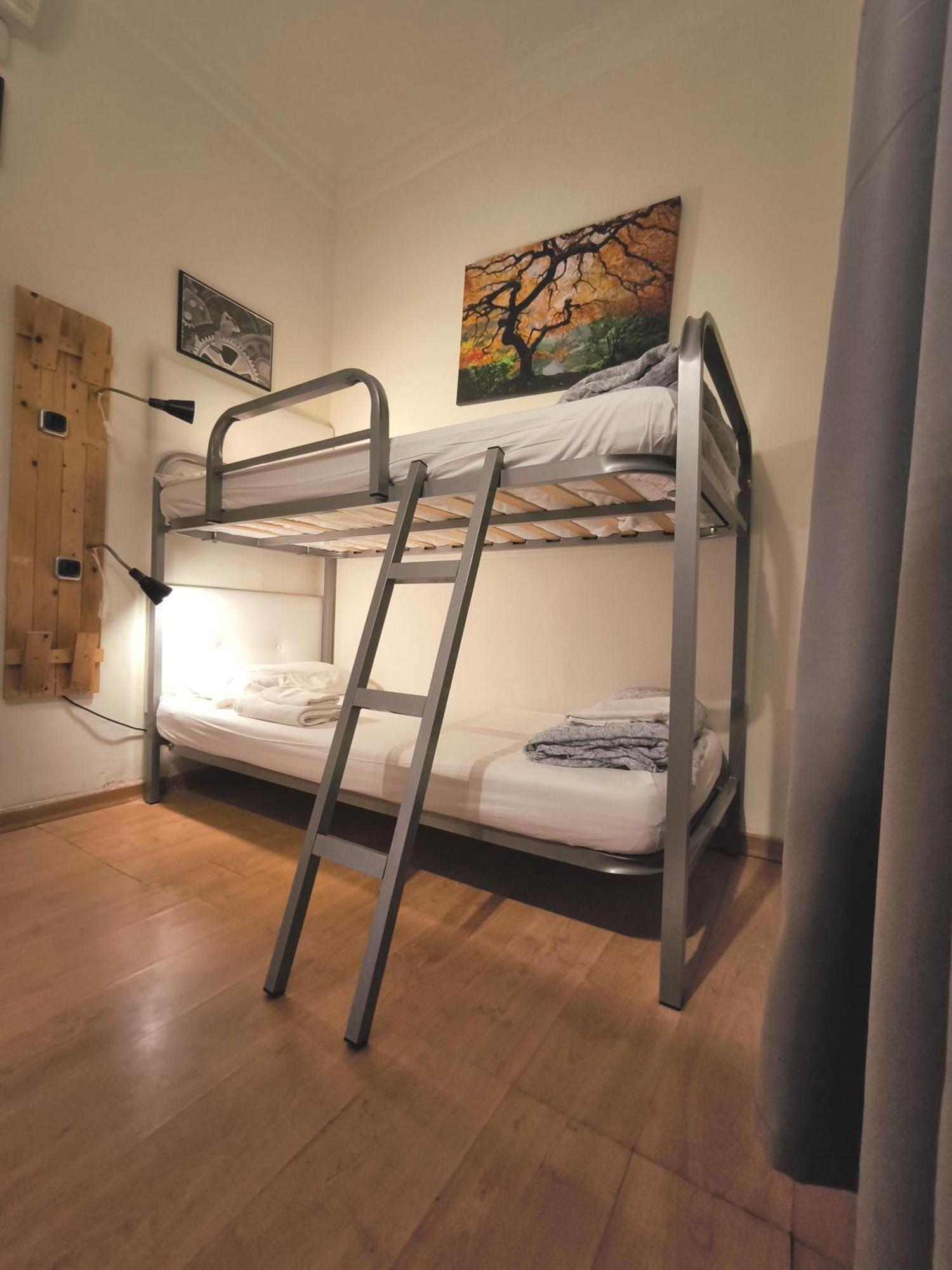 Hostal Wow