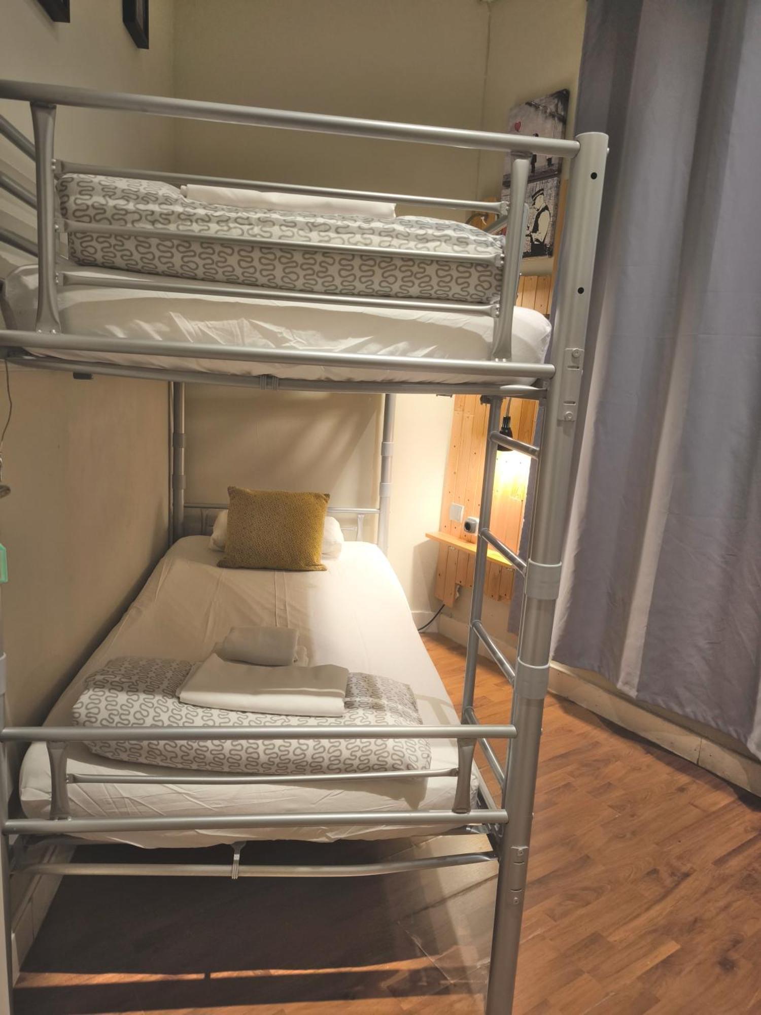 Wow Hostal