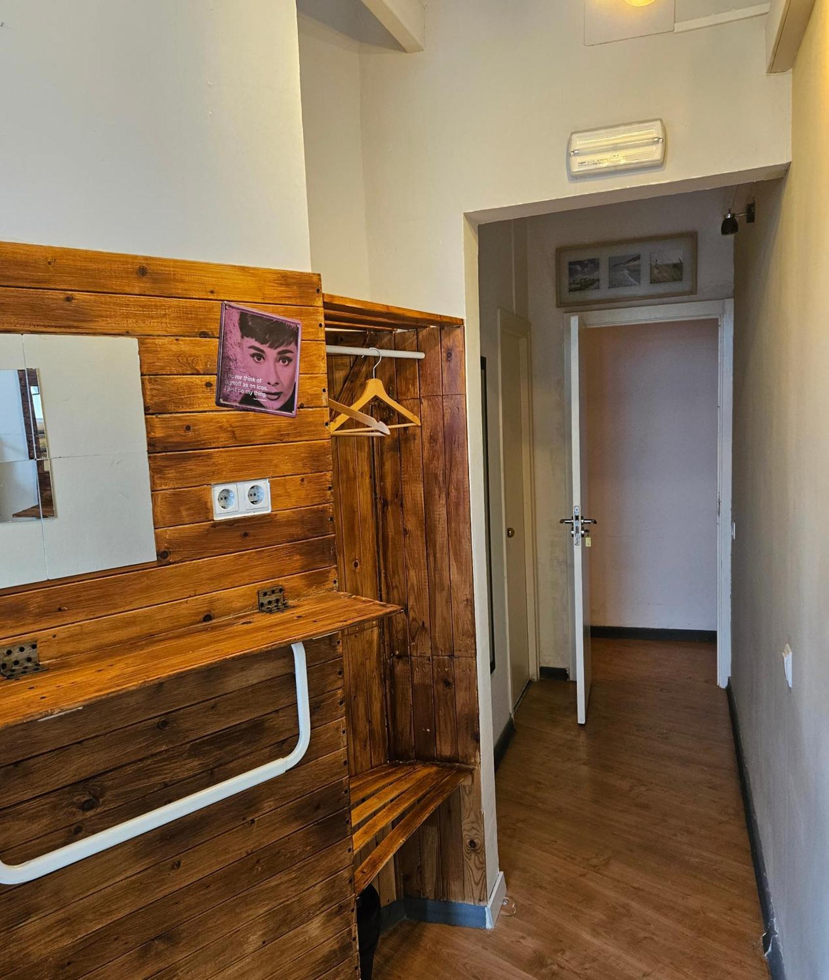 Hostal Wow *