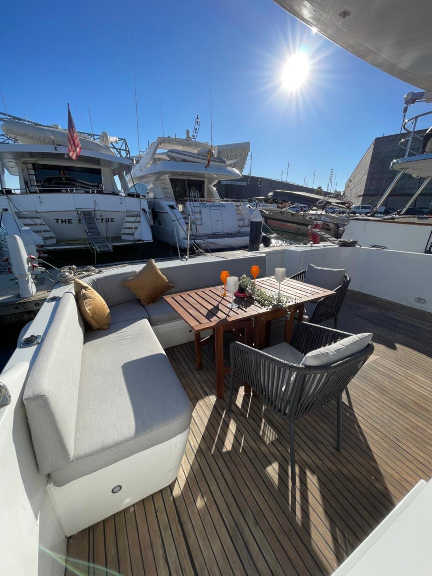 Botel Yate Stv Barcelona