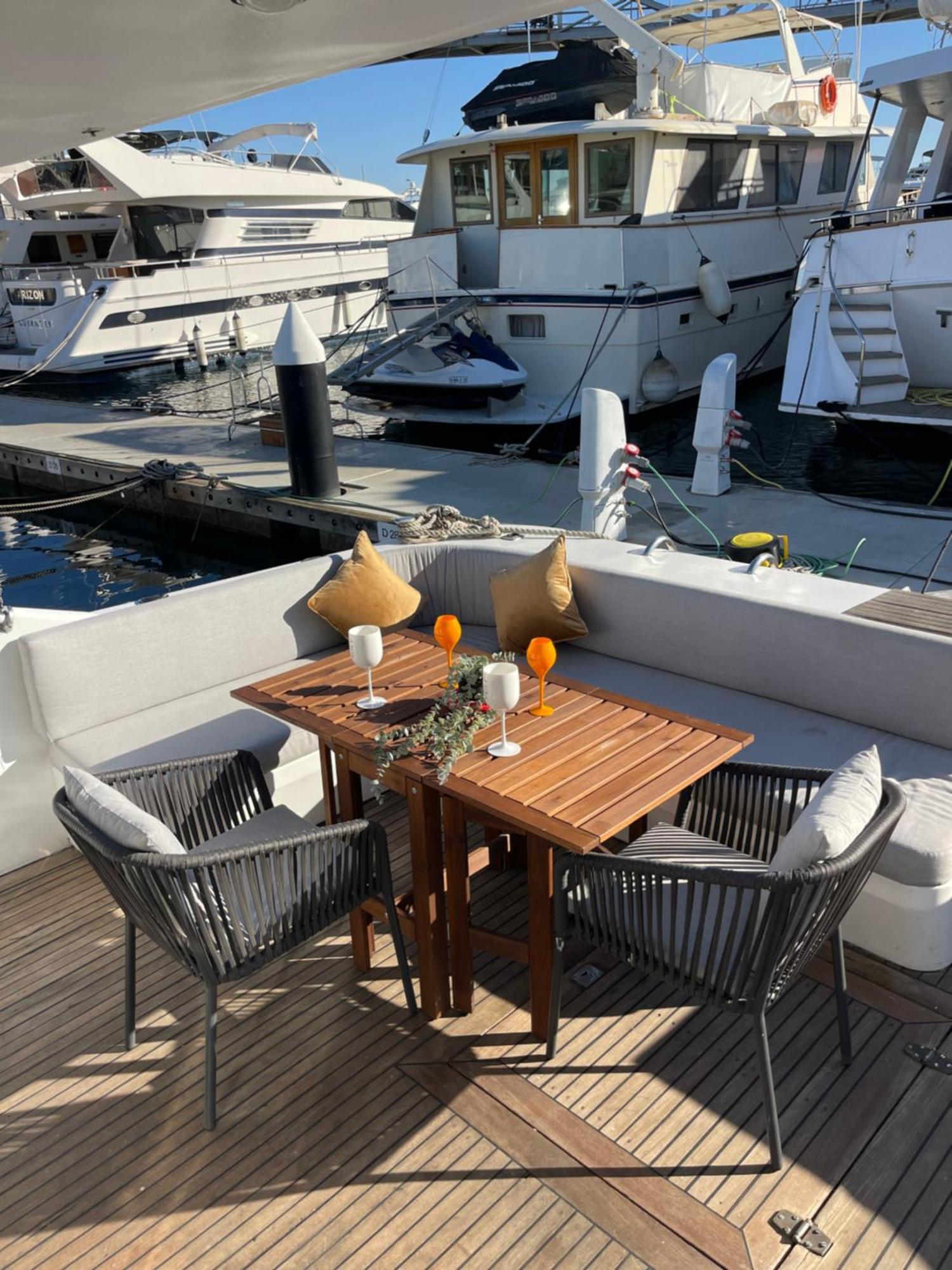 Yate Stv Botel
