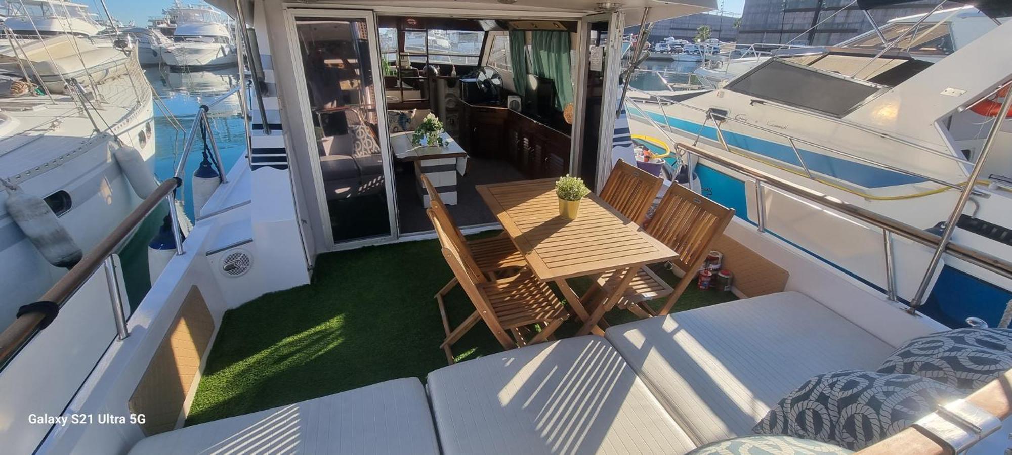 Beautiful And Comfy Boat In With Boat Tour Option Hotel en barco Barcelona