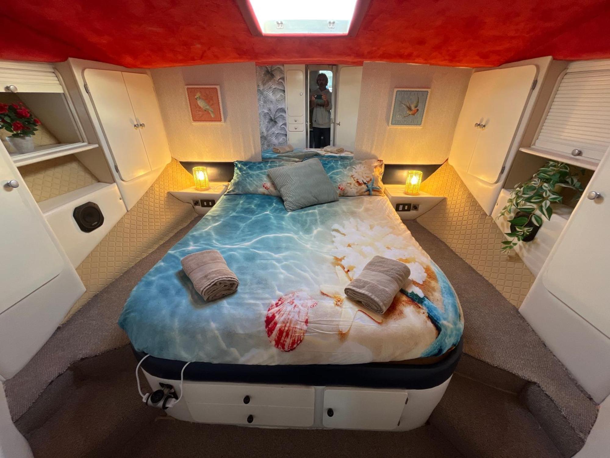 Beautiful And Comfy Boat In With Boat Tour Option * Barcelona