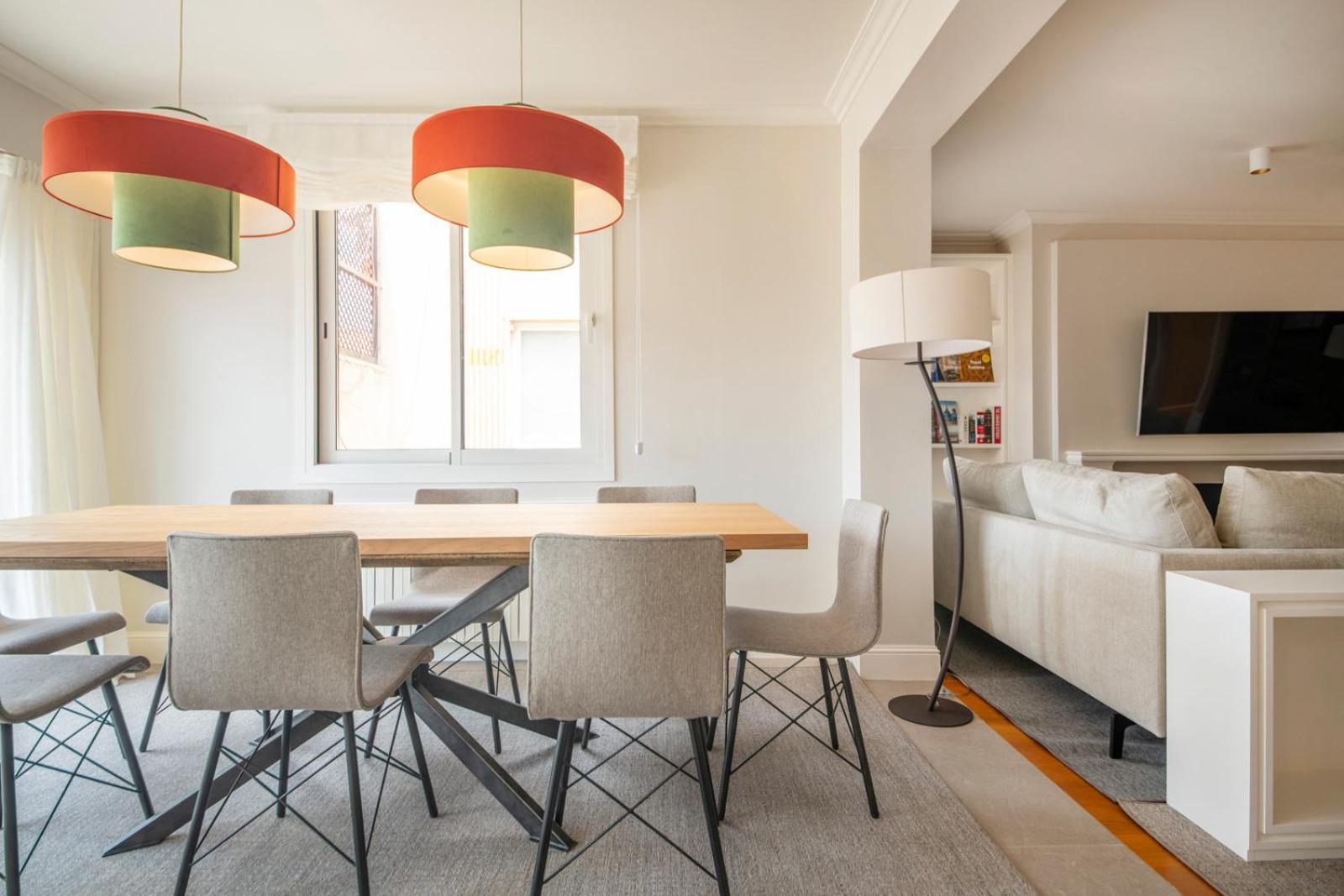 Stylish Diagonal Apartment *