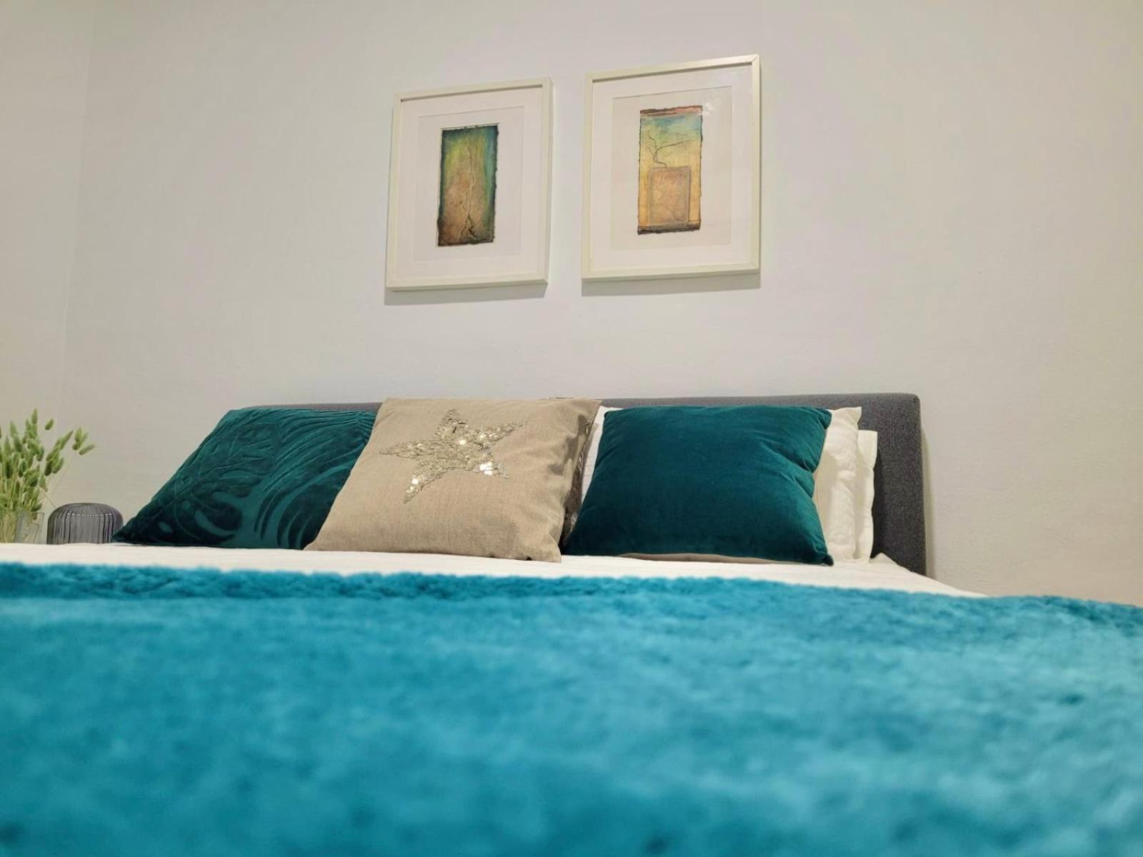 Chic Apartments- Free Parking - 10 Min From Bcn Centre By Metro * Barcelona
