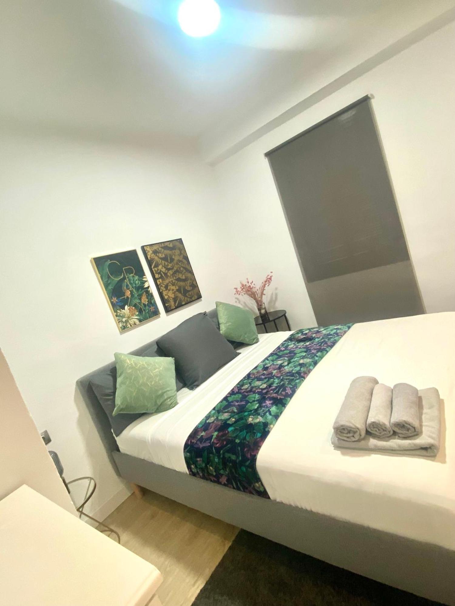 Chic Apartments- Free Parking - 10 Min From Bcn Centre By Metro Barcelona