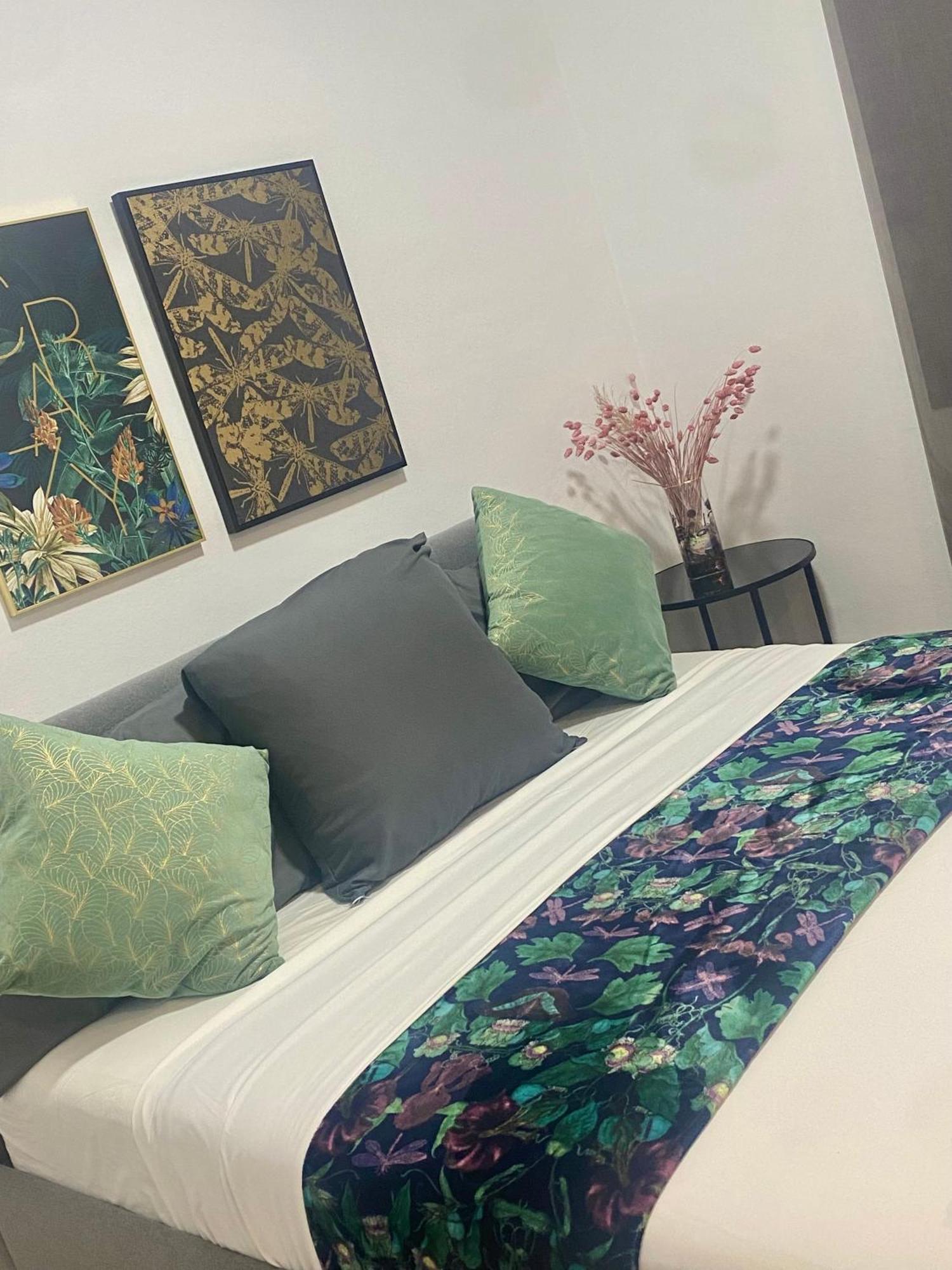 Apartment Chic Apartments- Free Parking - 10 Min From Bcn Centre By Metro *