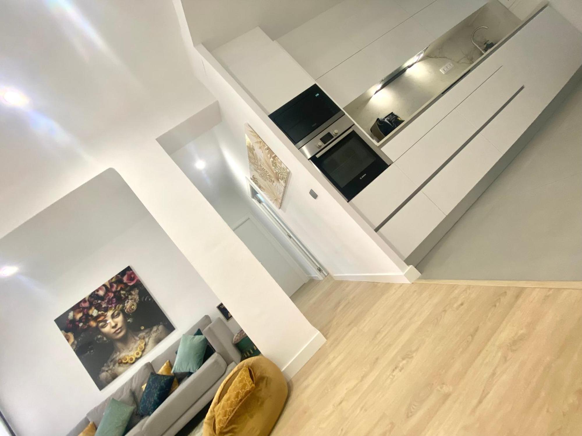 Chic Apartments- Free Parking - 10 Min From Bcn Centre By Metro * Barcelona