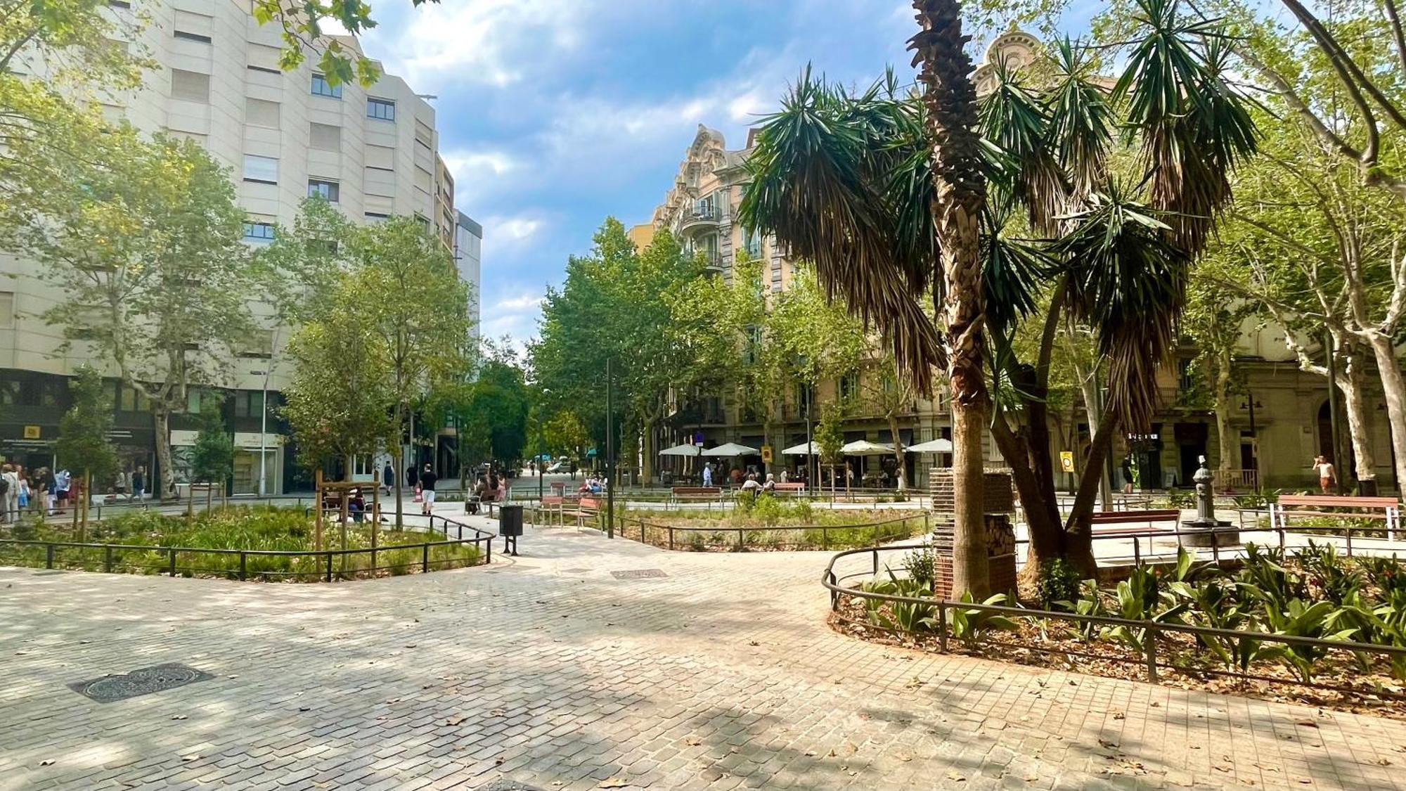 Apartment Enric Granados 17 *