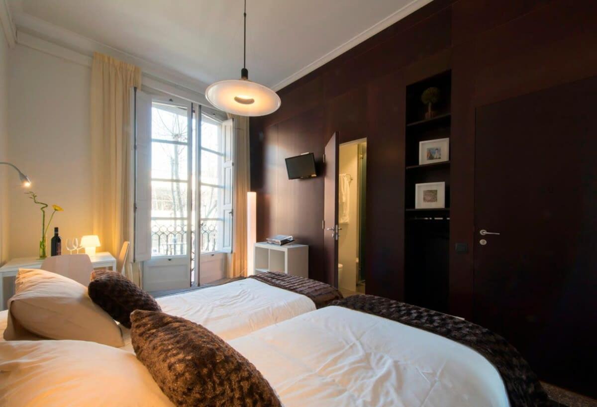 Paseo De Gracia Catalan 4bd With Private Terrace