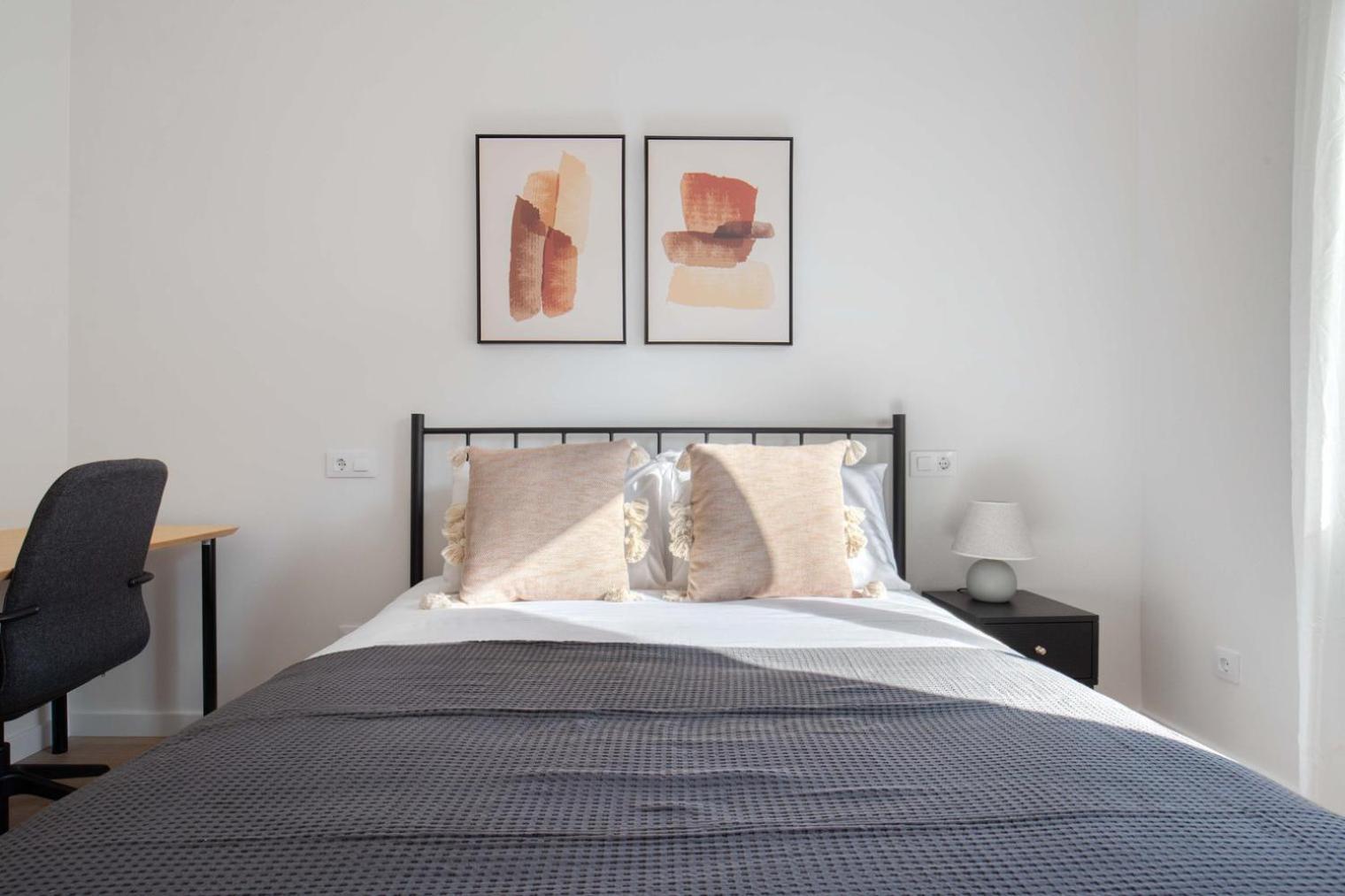 Blueground El Gotic Balcony Fully Furnished Bcn-122 Barcelona