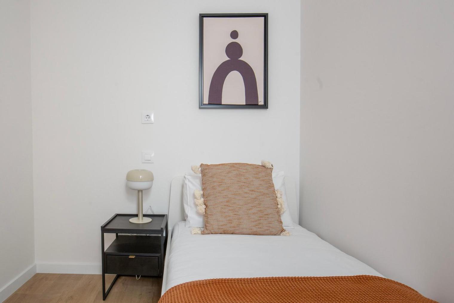 Blueground El Gotic Balcony Fully Furnished Bcn-122 Barcelona