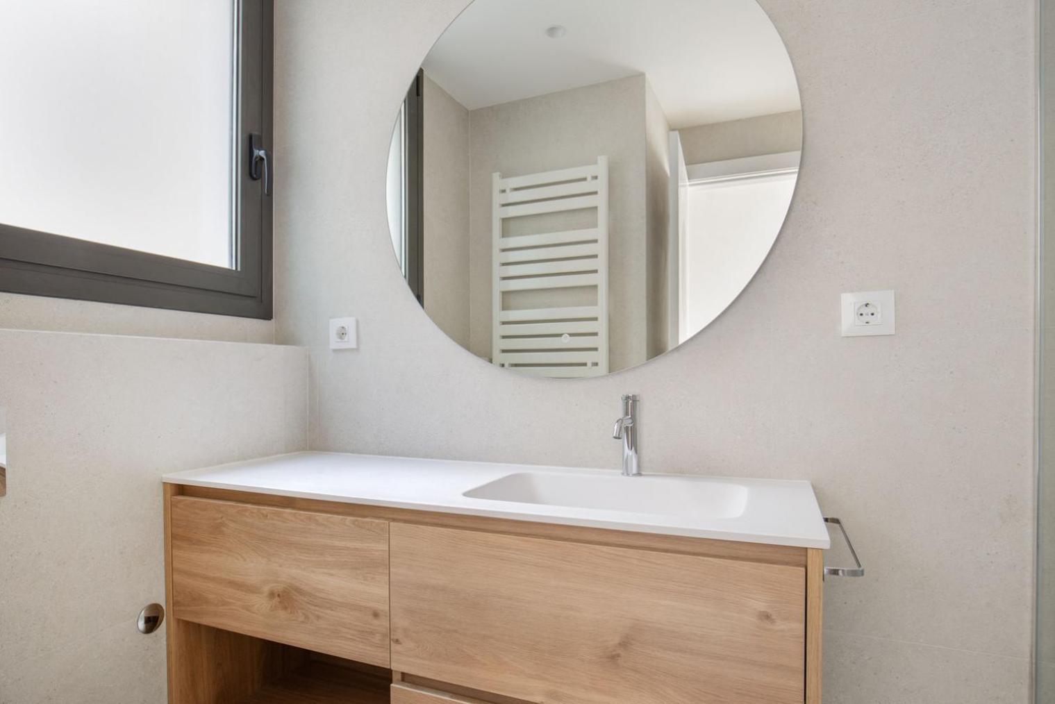 Blueground El Gotic Balcony Fully Furnished Bcn-122 Barcelona