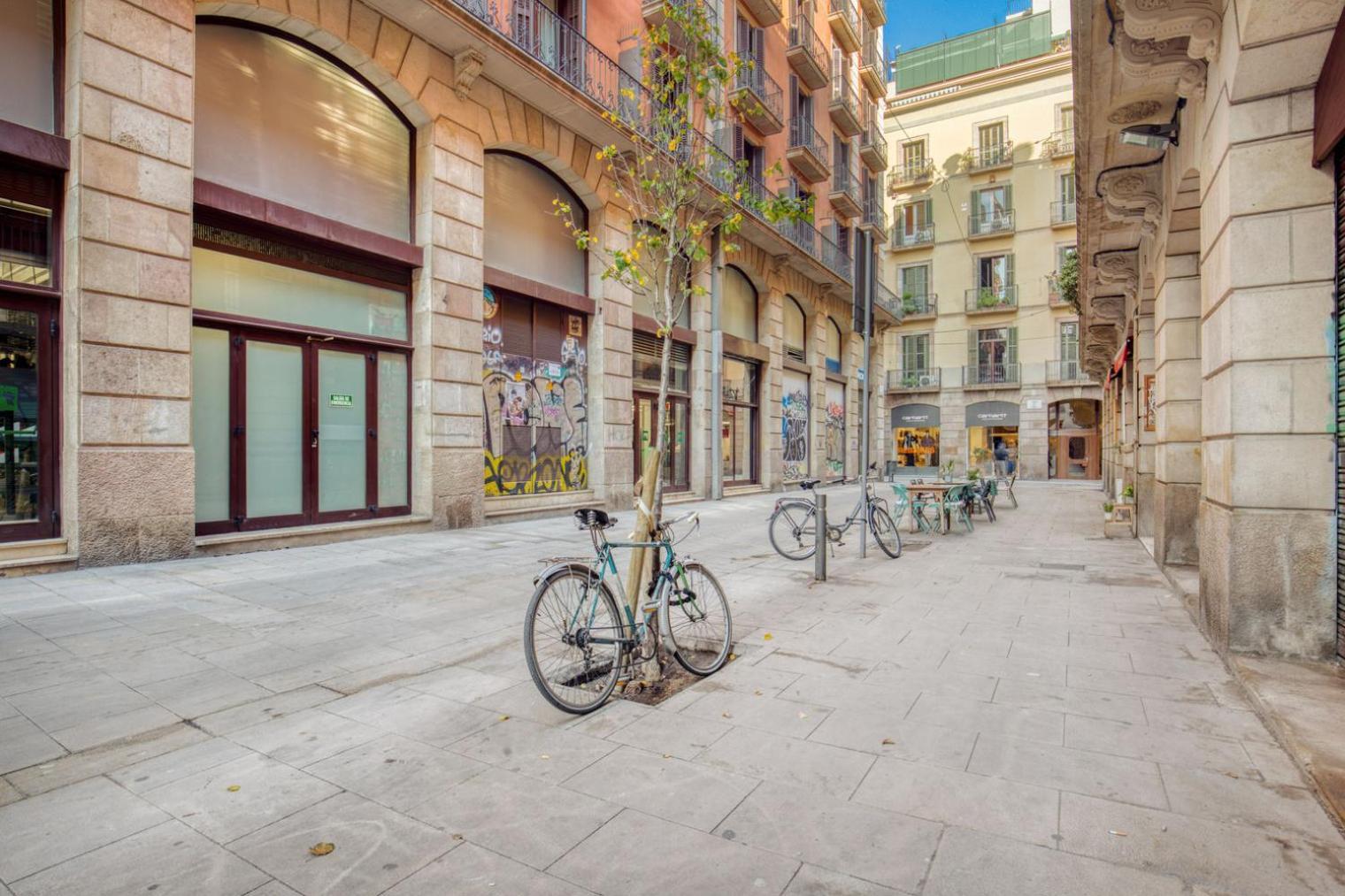 Blueground El Gotic Balcony Fully Furnished Bcn-122 * Barcelona