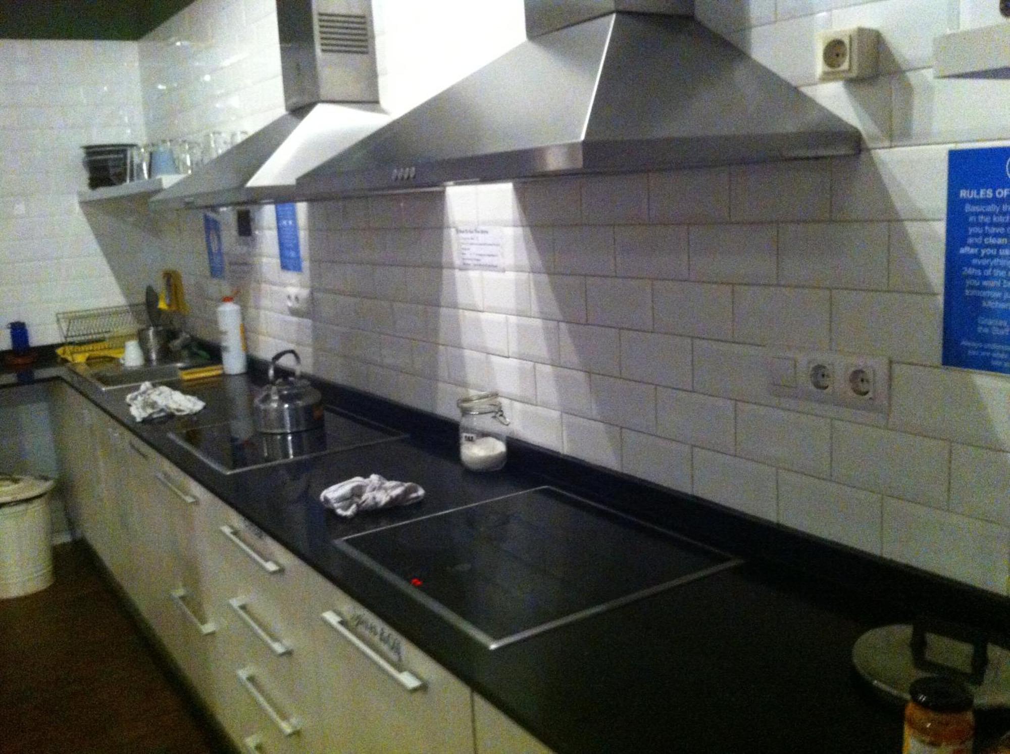 Hostal 360 *