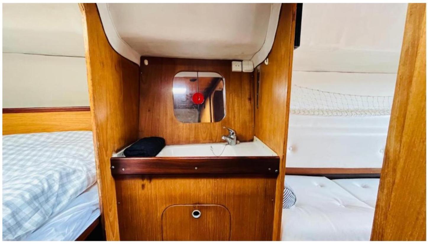 Hotel en barco Sailboat