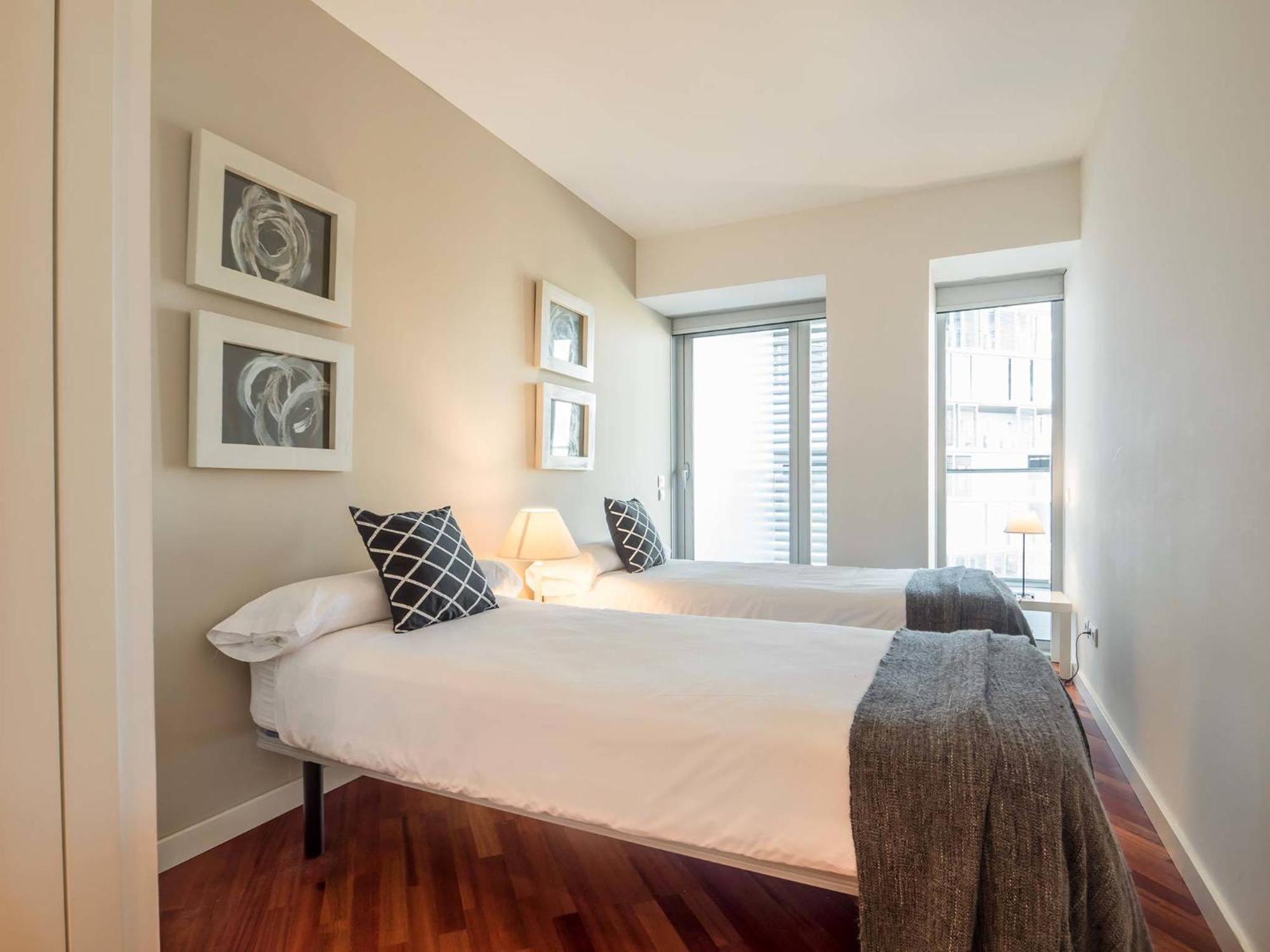 Rent Beach-diagonal Mar Apartment