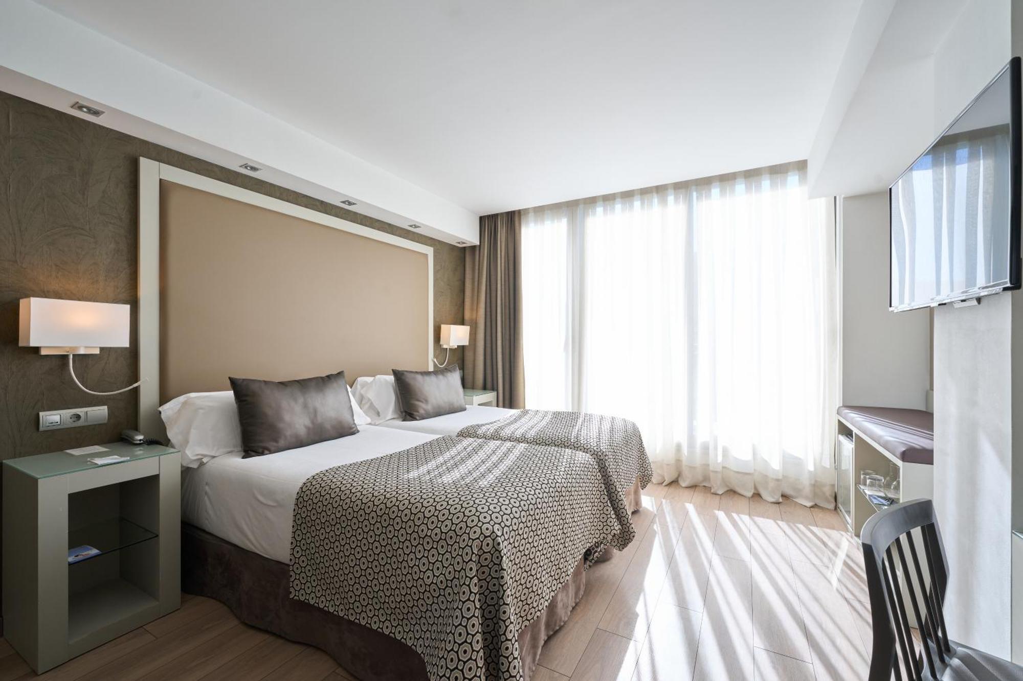 Catalonia Square 4* Sup