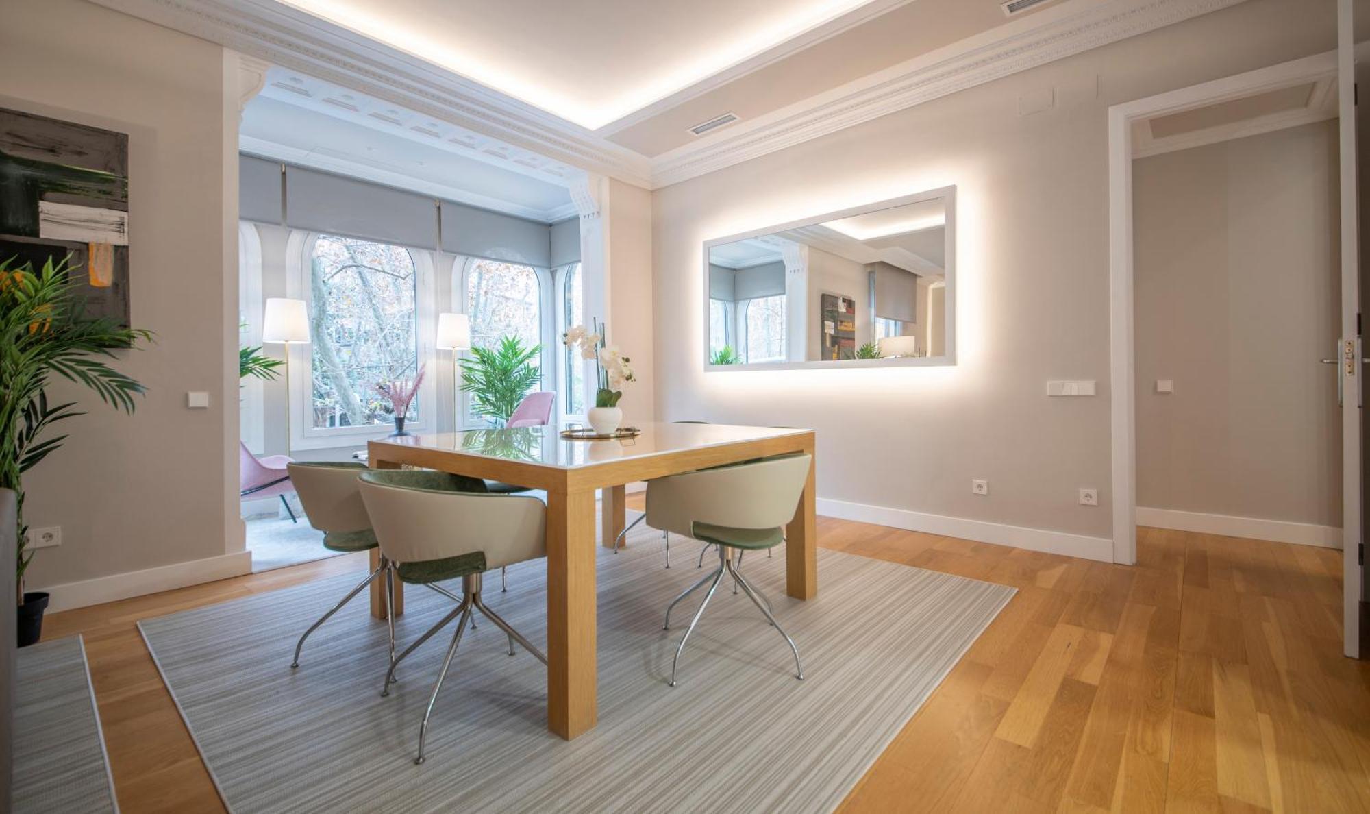 Stylish Diagonal Apartment *