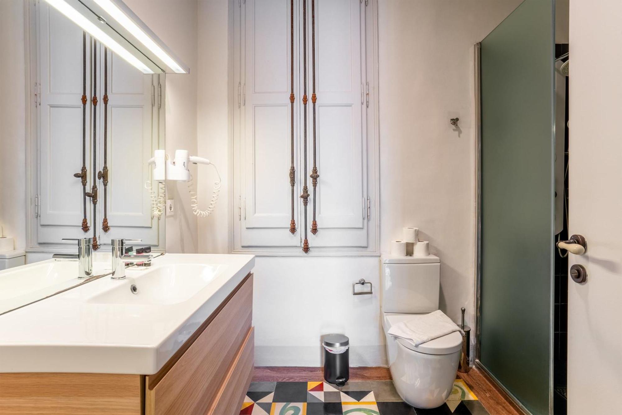 Apartamento Paseo De Gracia Catalan 4bd With Private Terrace Barcelona