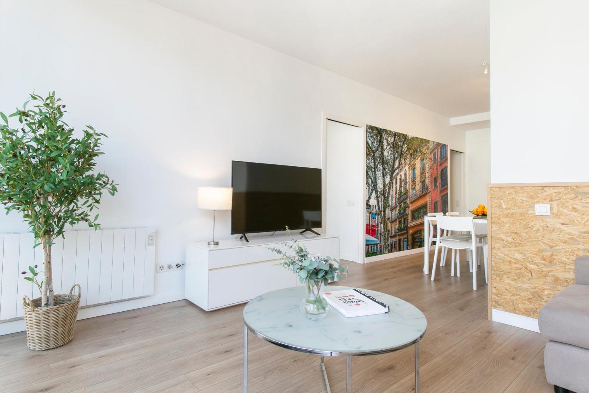 Chic And Modern In Gracia
