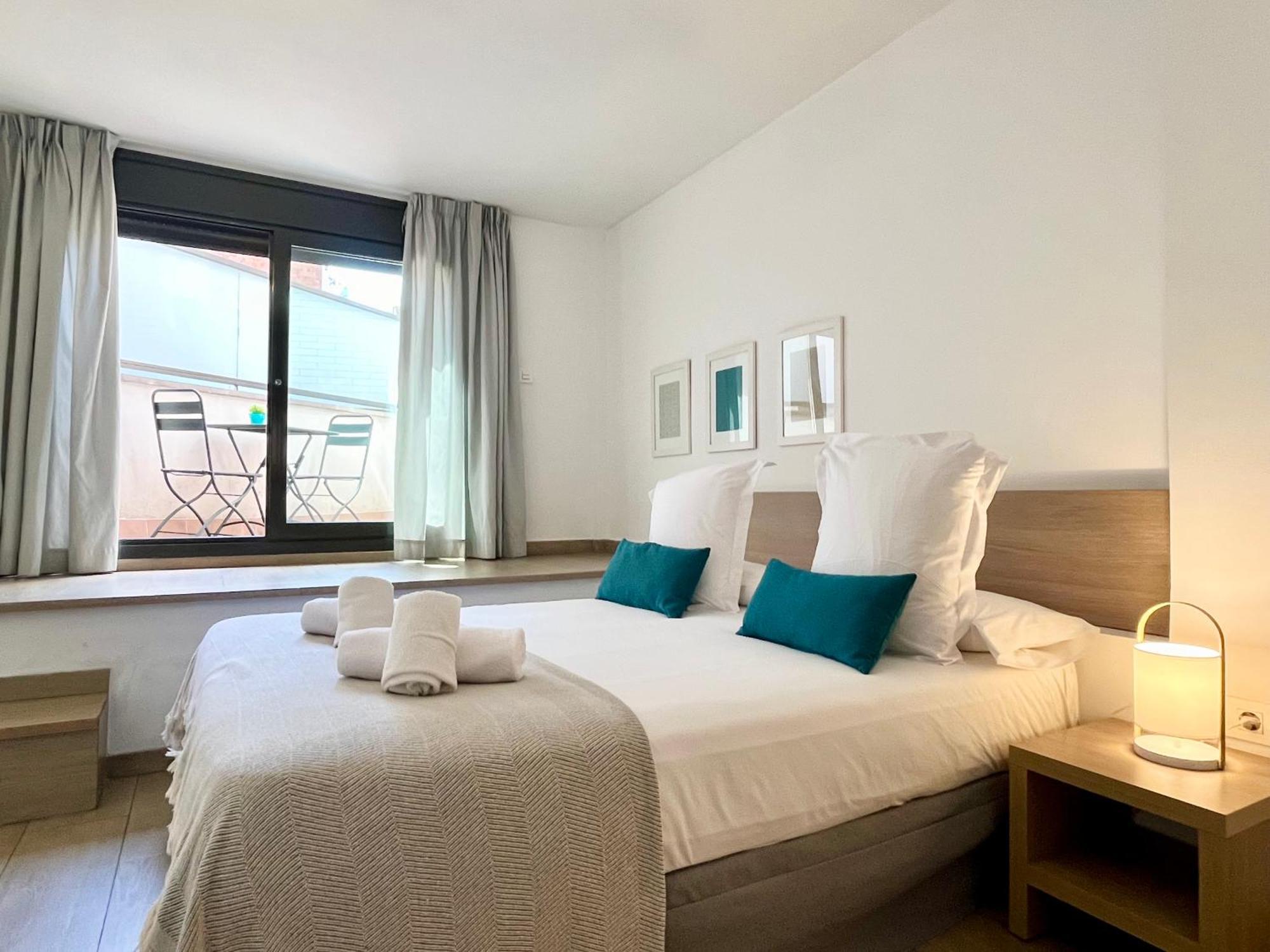 Feelathome Plaza Apartamento *
