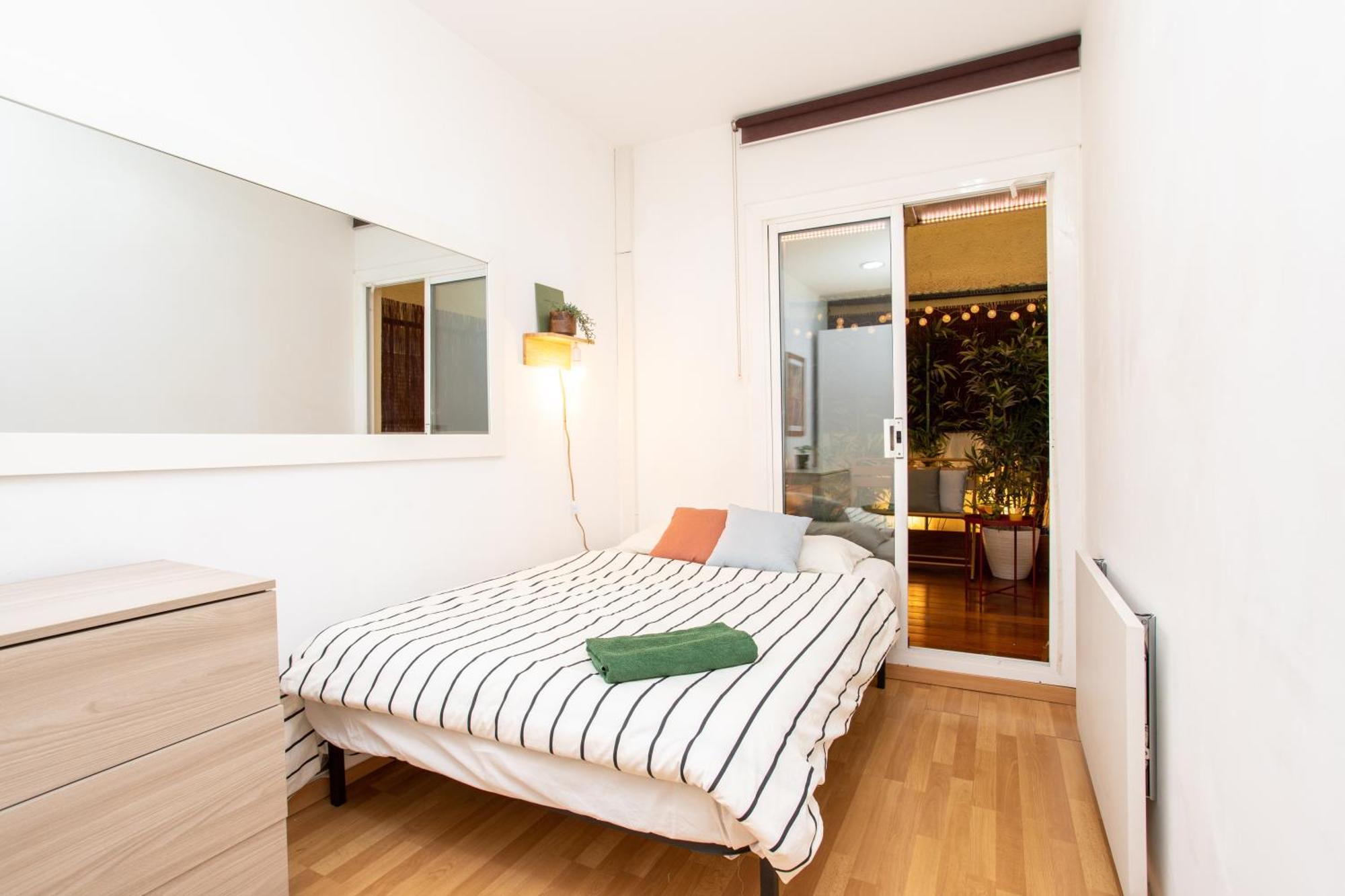 Cozy Exiample Getaway With Patio *