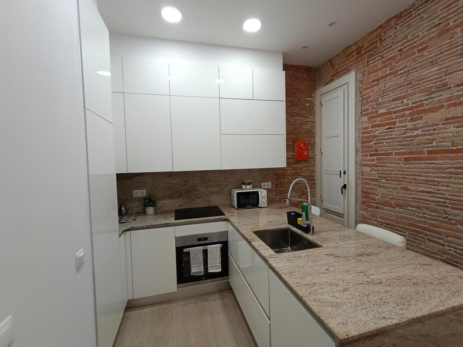 Hostal Private Next Liceu Barcelona