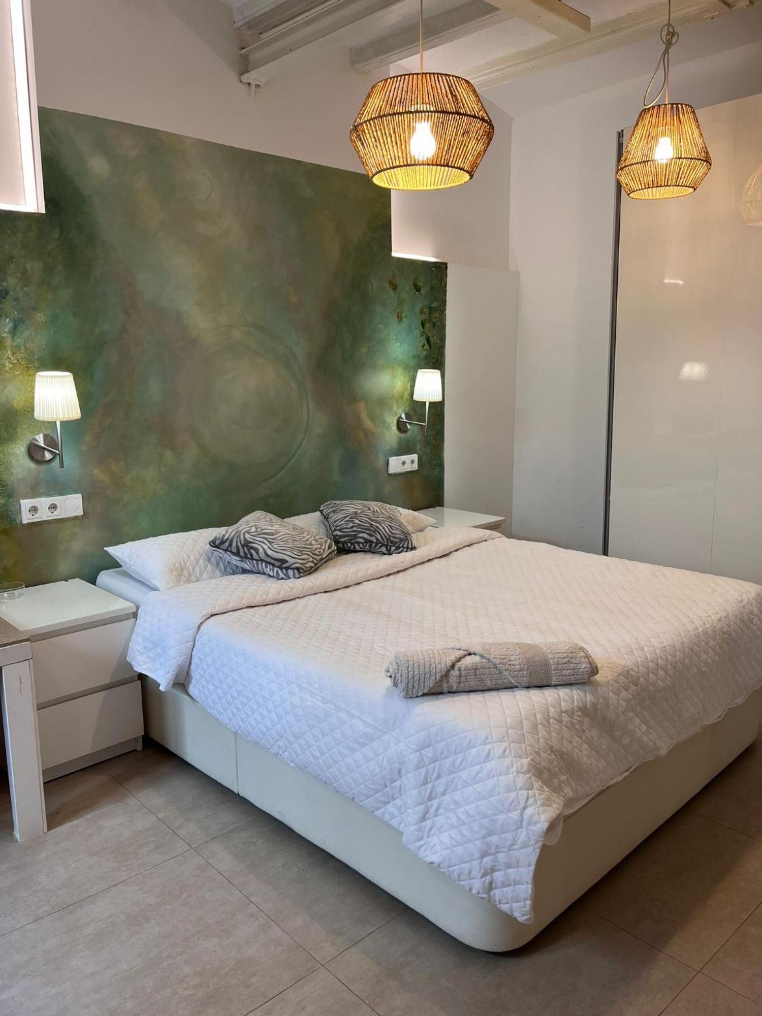 Grupos Hasta 8 En Plena Rambla De Cataluna Guest house