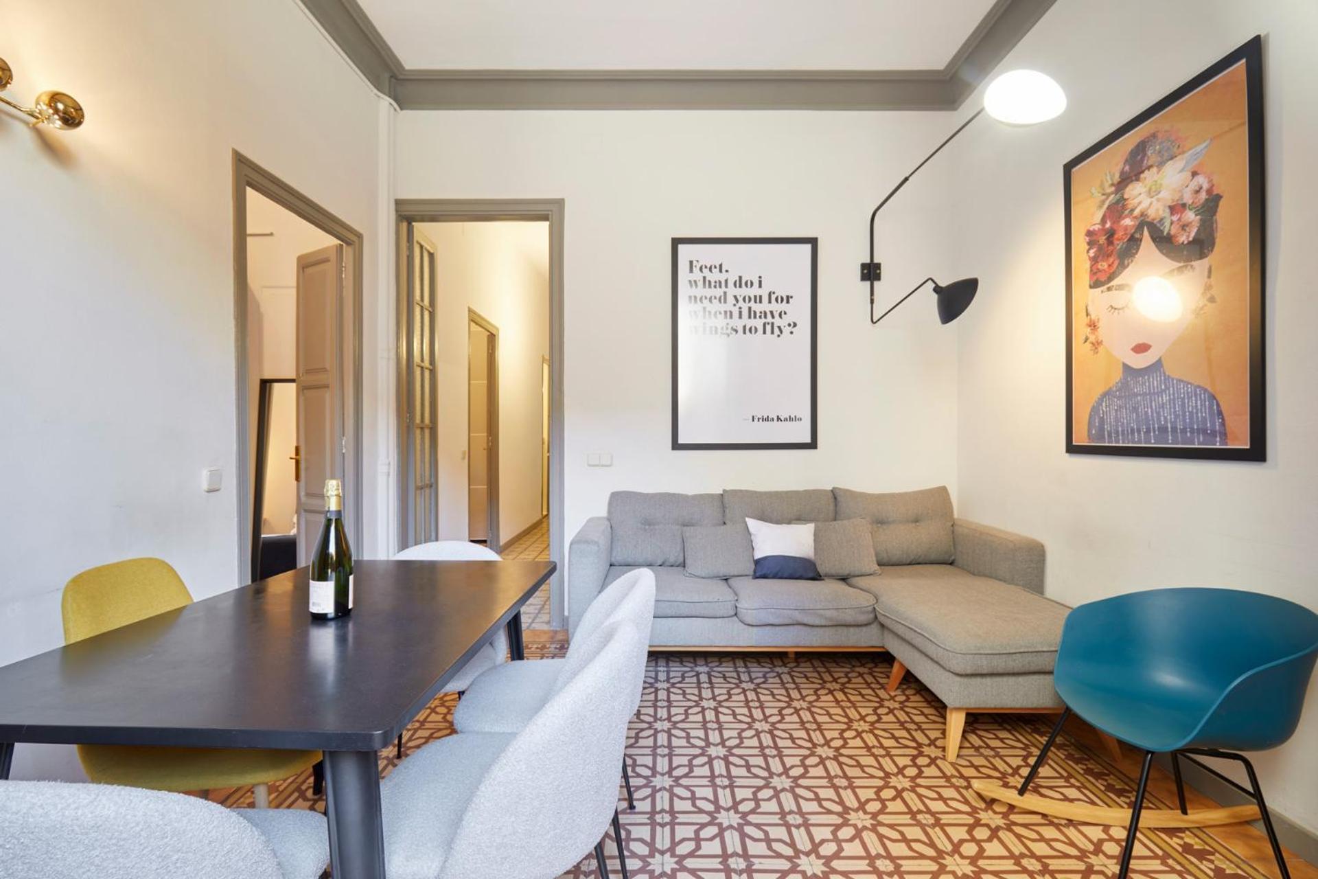 Apartamento Classic Catalan Family With Balcony By Maison Pinata Barcelona
