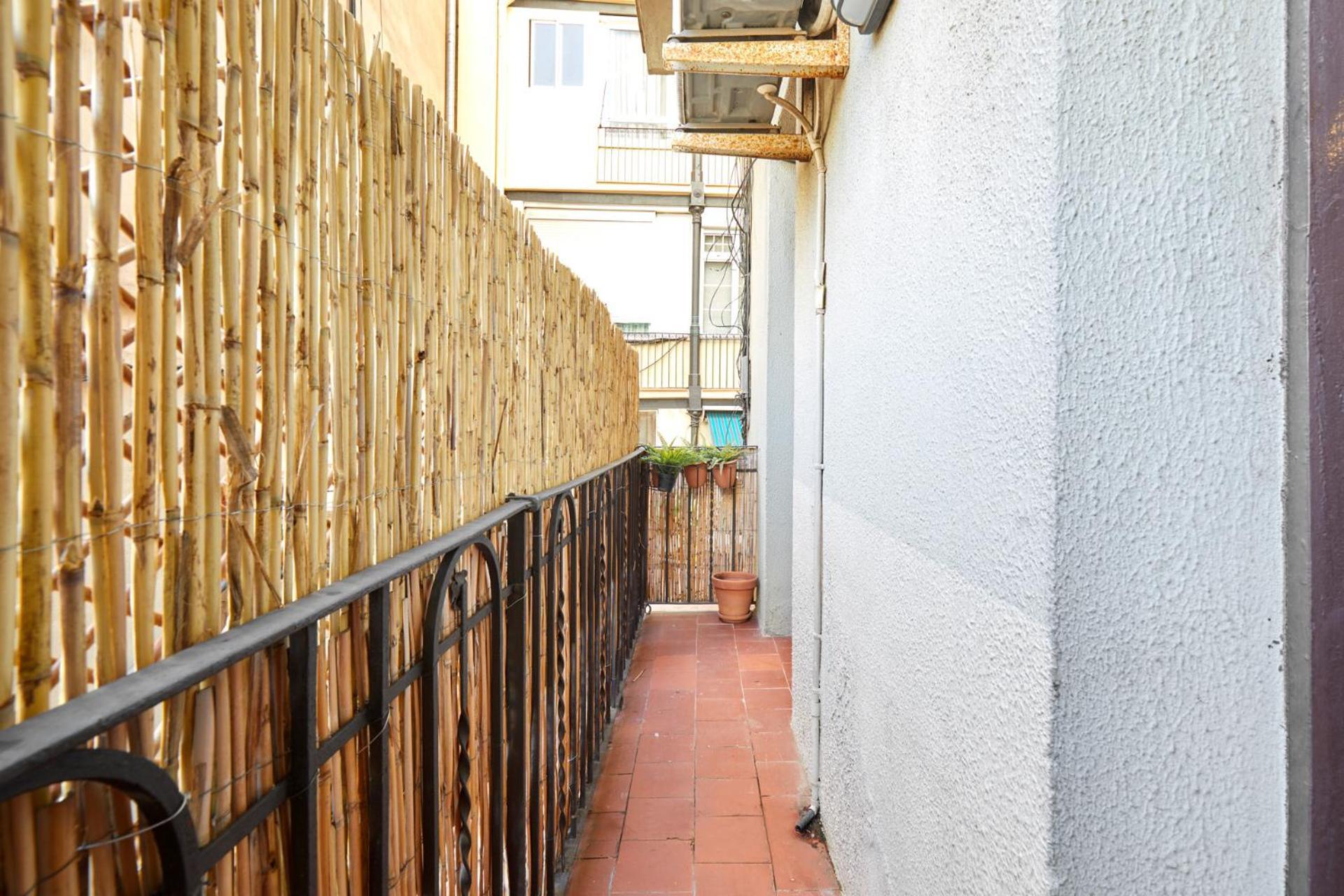 Classic Catalan Family With Balcony By Maison Pinata Apartamento
