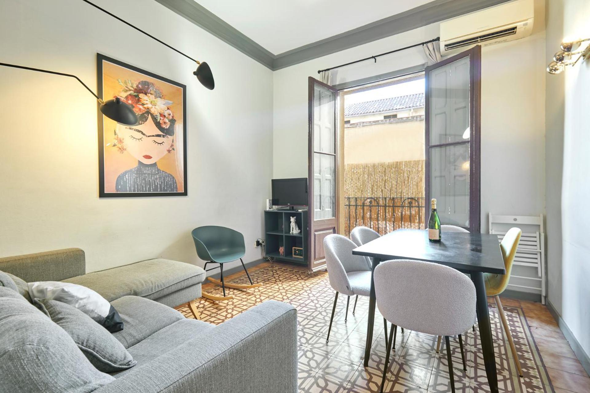 Classic Catalan Family With Balcony By Maison Pinata Apartamento