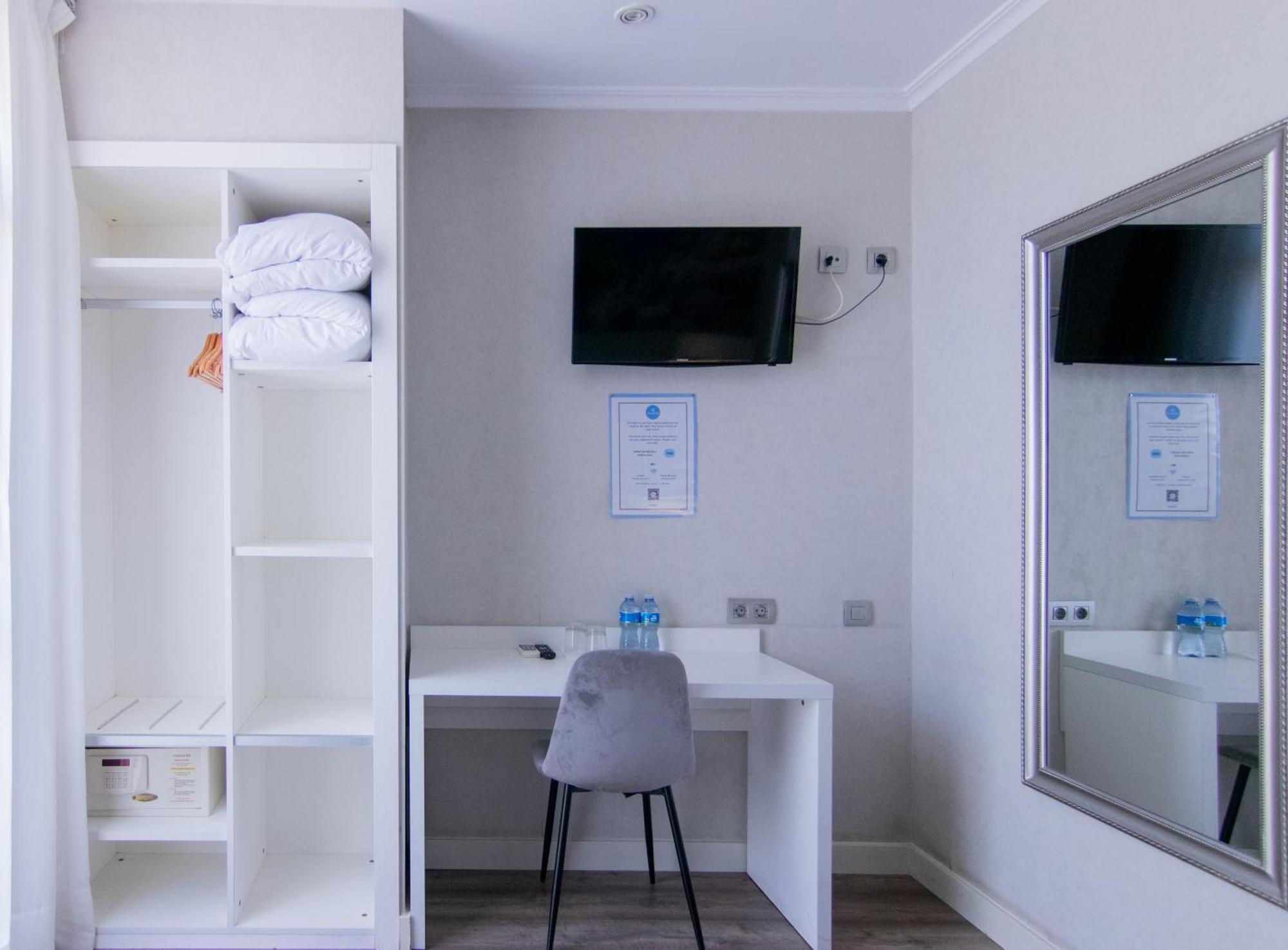 Standbyme Ramblas Guest house