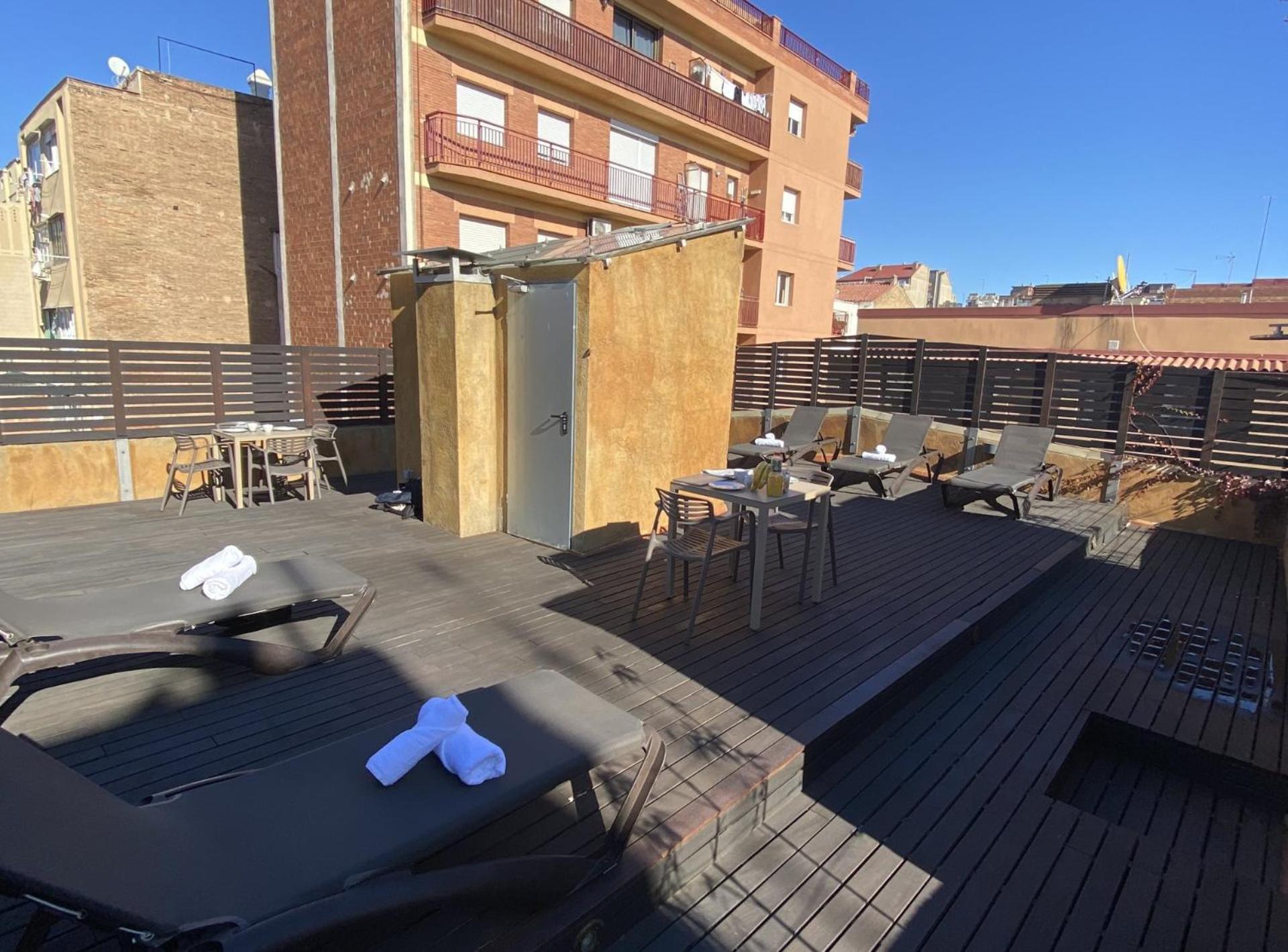 Miquel Angel - In Sants Large Community Terrace