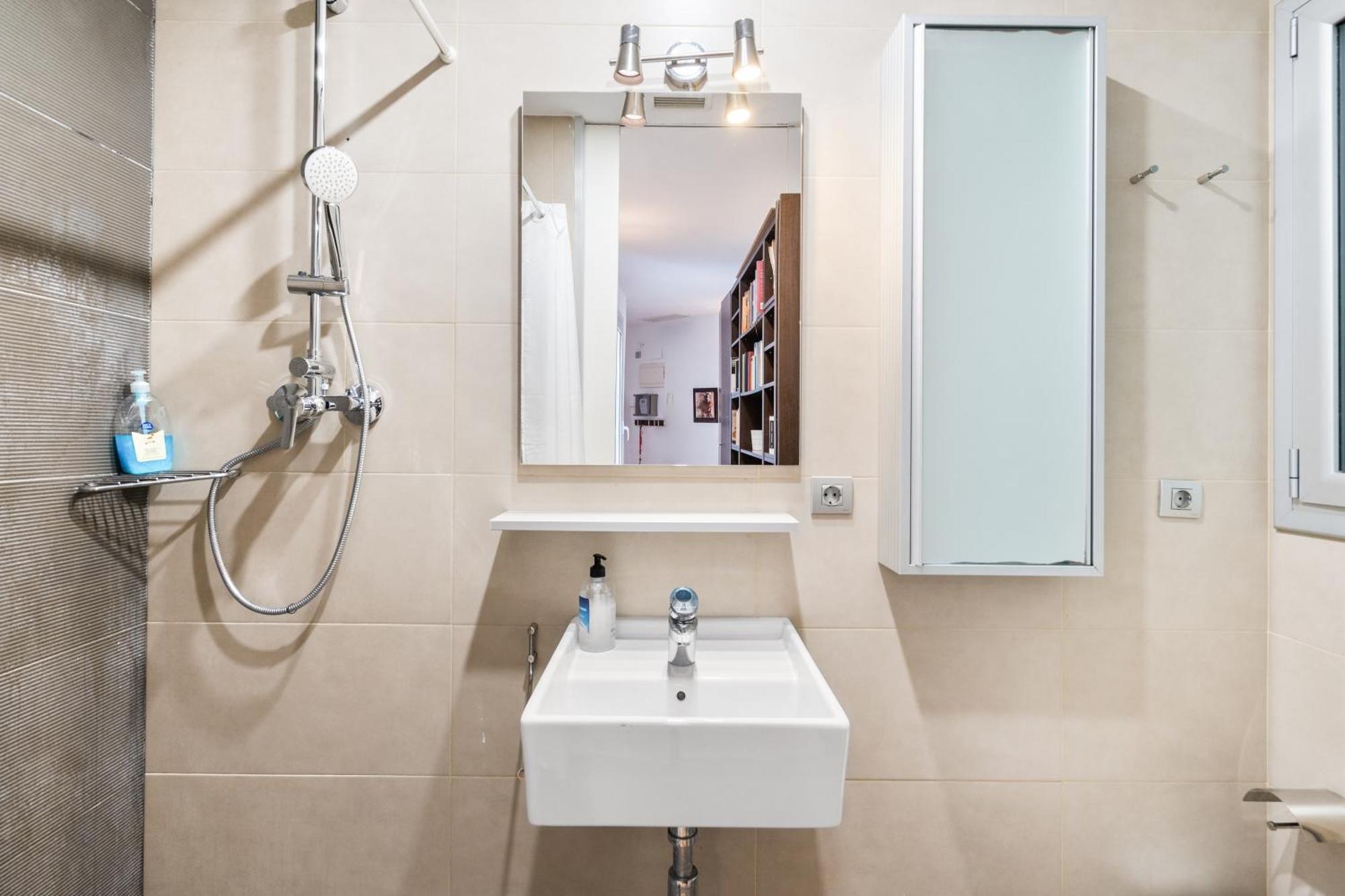 Apartamento For Couples, Families And Groups, Center Barcelona